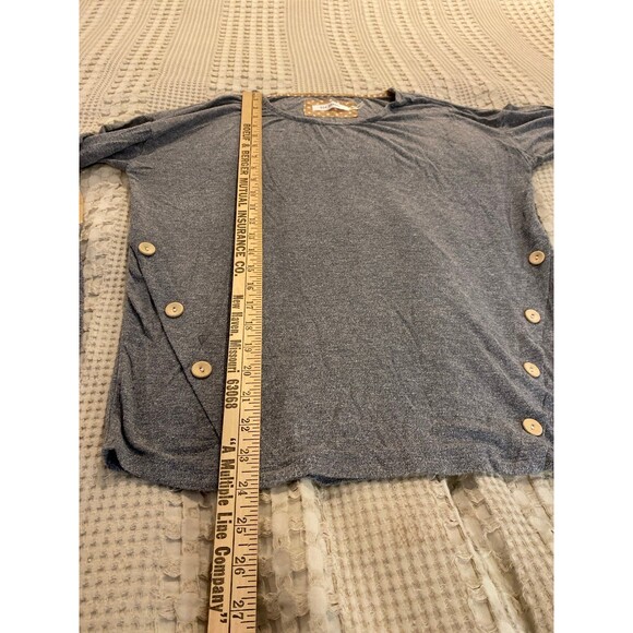 Blu Pepper T Shirt Blouse Size Medium Gray Pullover Patch Elbows Button Sides - Picture 11 of 12